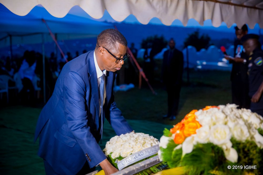 The Senior Defence and Security Advisor to the President, Gen James Kabarebe paid his respect to the late Ndahiro Logan