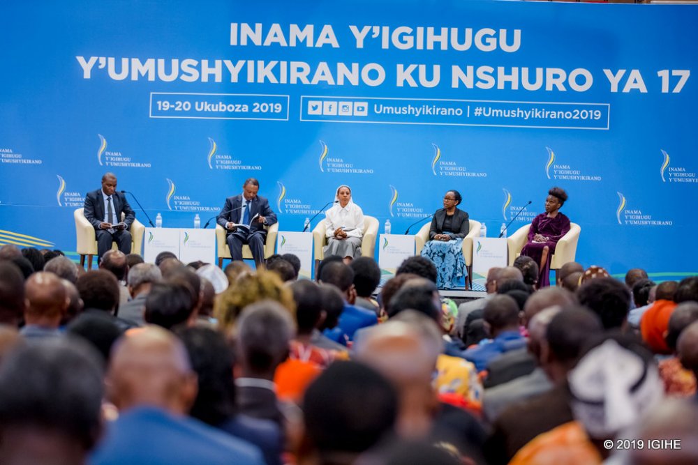 On today’s panel discussion was moderator Cleophas Barore, the Executive Producer of Rwanda Broadcasting Agency (RBA), Anastase Shyaka, the Minister of Local Government, Nyirahabimana Soline, the Minister of Gender and Family Promotion as well as Florence Mukantaganda, a community health worker and Sr Immaculee Uwamariya.