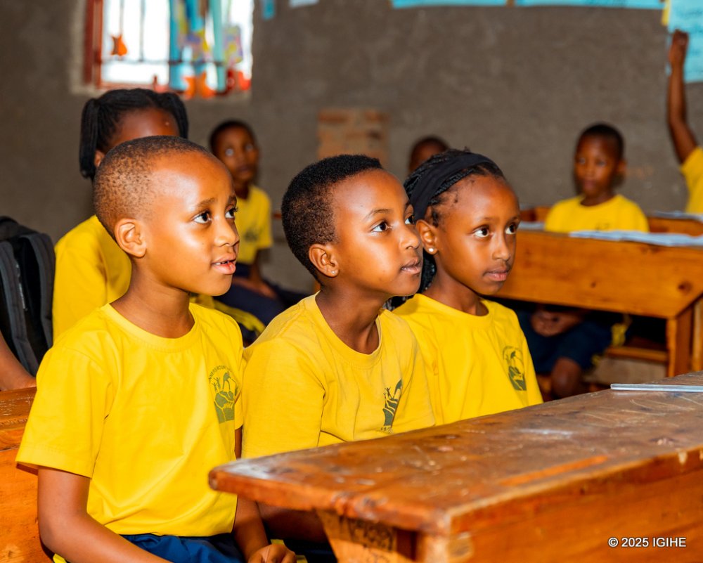 Nursery school pupils are taught in French, and upon reaching primary school, the curriculum shifts to align with REB guidelines.