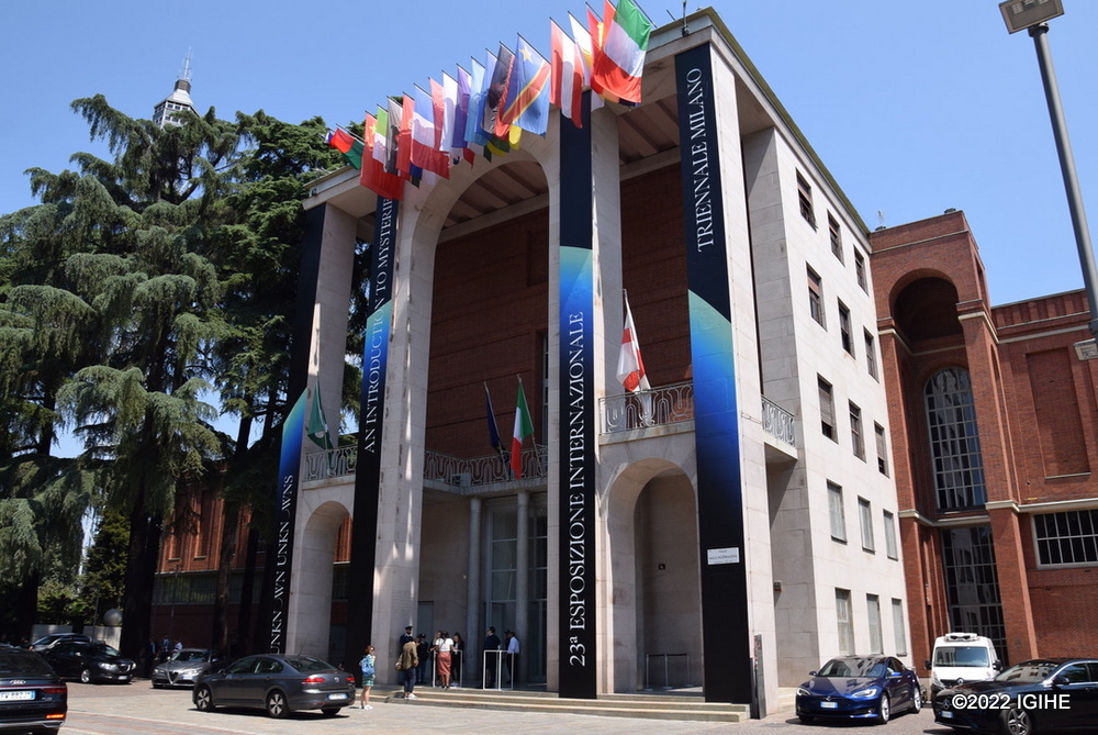 The entrance of the exhibition held in Italy. 