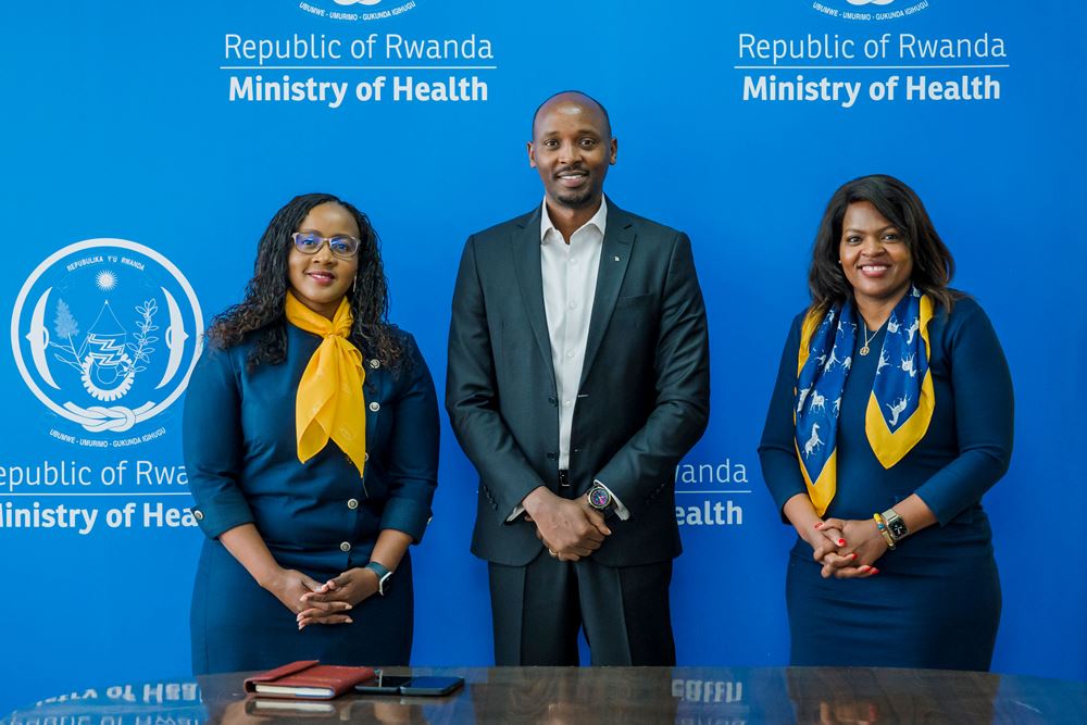The ceremony took place at the Ministry of Health. 