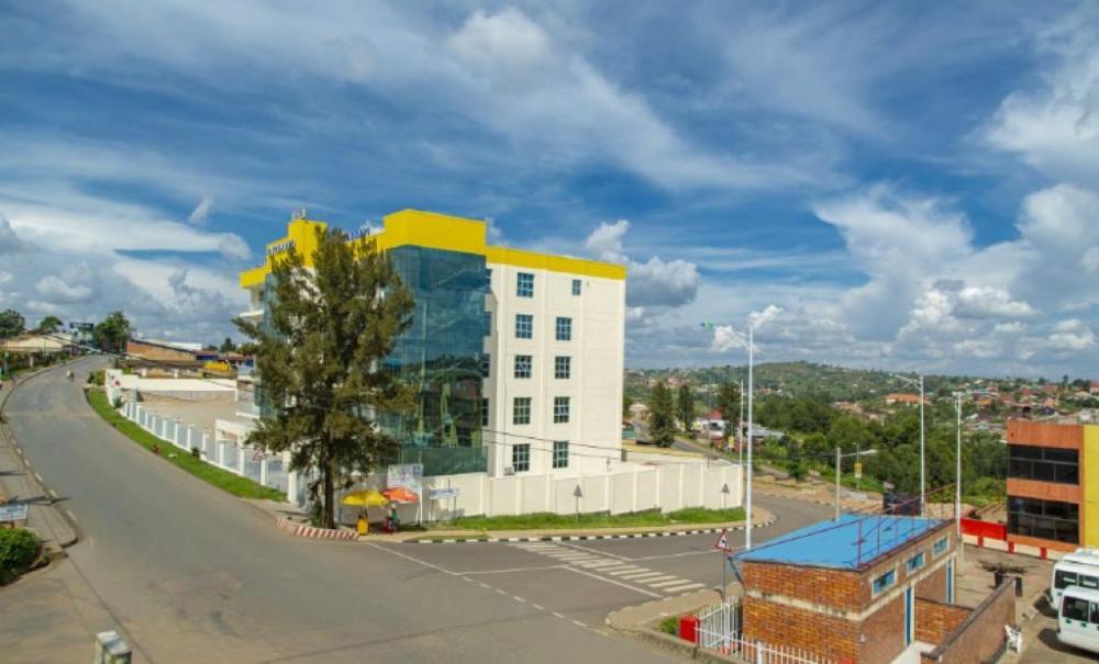 Muhanga District Mayor Kayitare Jacqueline, said the general public have cooperated in observing the guidelines