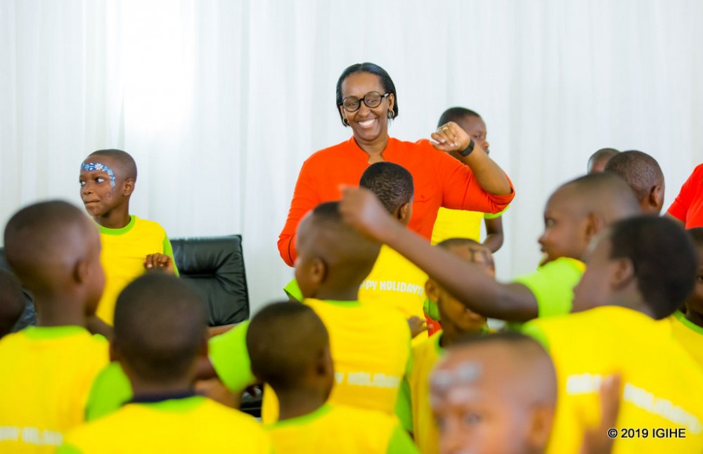 The First Lady, Jeannette Kagame has hosted and celebrated Christmas and New Year 2020 with more than 200 children from across the country.