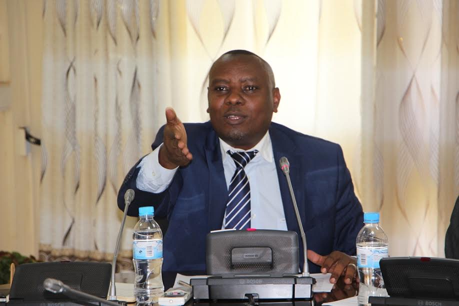 The State Minister for Primary and Secondary schools Munyakazi Isaac said it is saddening to have a university leader attacking the Minister of Education other than respecting  regulations he was asked to comply with.