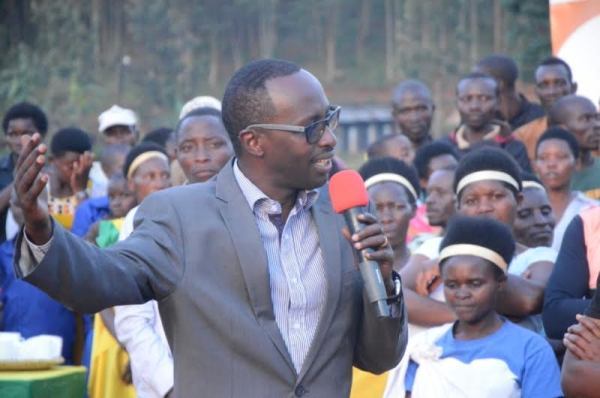 The Governor of Western Province, Alphonse Munyantwari 