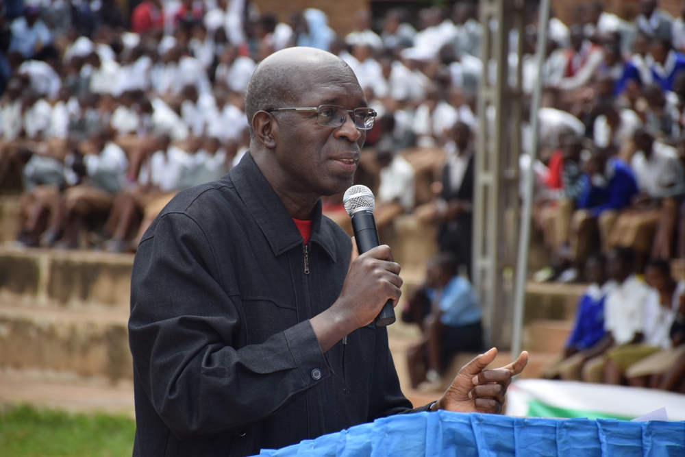 Murekezi speaks at the event