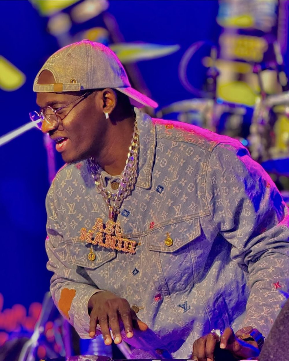 Assumanii, widely known as DJ Allybi in Tanzania, has been invited to perform at the concert.