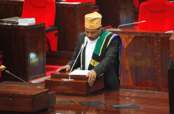 Home Affairs Minister Mwigulu Nchemba briefs the National Assembly on the government’s report on the killings of people in Rufiji District recently, during the closing of the third meeting of the 54th session at the debating chamber in Dodoma yesterday.