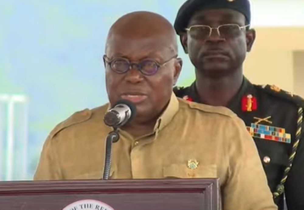 President Akufo-Addo briefly paused his speech to ensure his bodyguard received the necessary attention before continuing.