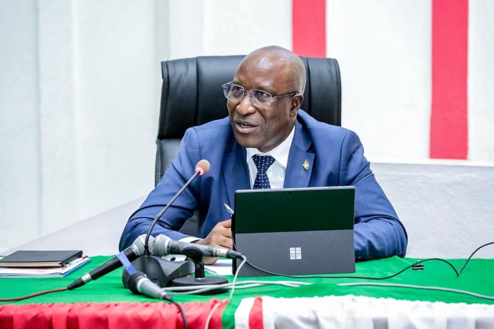 Burundi’s Prime Minister, Gervais Ndirakobuca, failed to provide a clear explanation for the ongoing fuel shortage in the country.