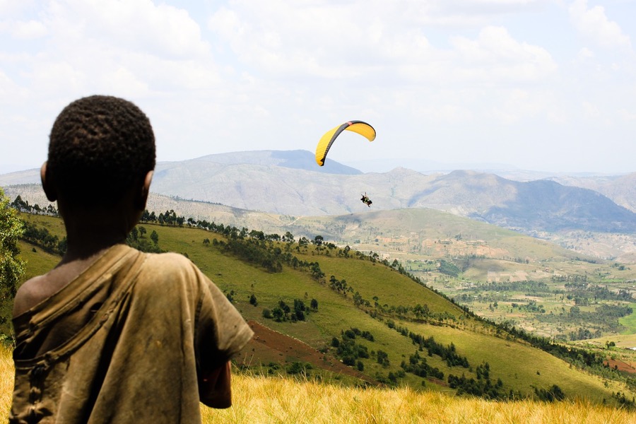 The Gakara Project is located approximately 20km south-southeast of Bujumbura and covers a combined area of approximately 135km².