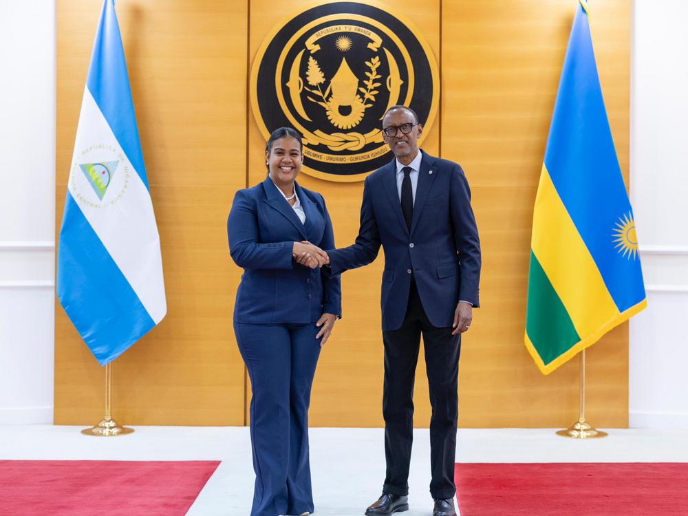 The President welcoming Ambassador Nadeska Imara Cuthbert Carlson of Nicaragua.