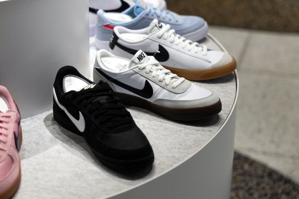 Apple Inc. CEO Tim Cook made a notable bullish bet on Nike this week, purchasing approximately 50,000 shares worth about $3 million in the athletic‑wear company, according to a regulatory filing.