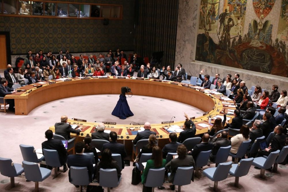 The UN Security Council votes on a draft resolution aimed at boosting the flow of humanitarian supplies into Gaza at the UN headquarters in New York, on Dec. 22, 2023. (Xinhua/Xie E)