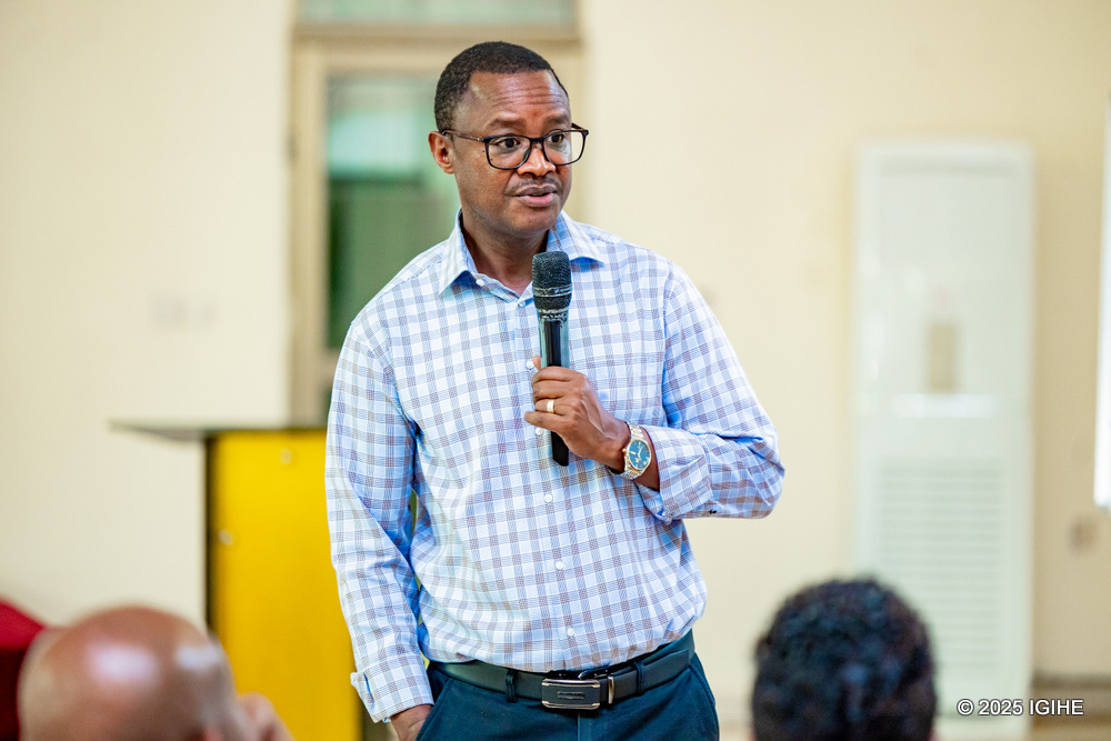 The President of the Rwanda Nurses and Midwives Union (RNMU), André Gitembagara, encouraged union members to initiate income-generating projects to improve their livelihoods instead of relying solely on their salaries.