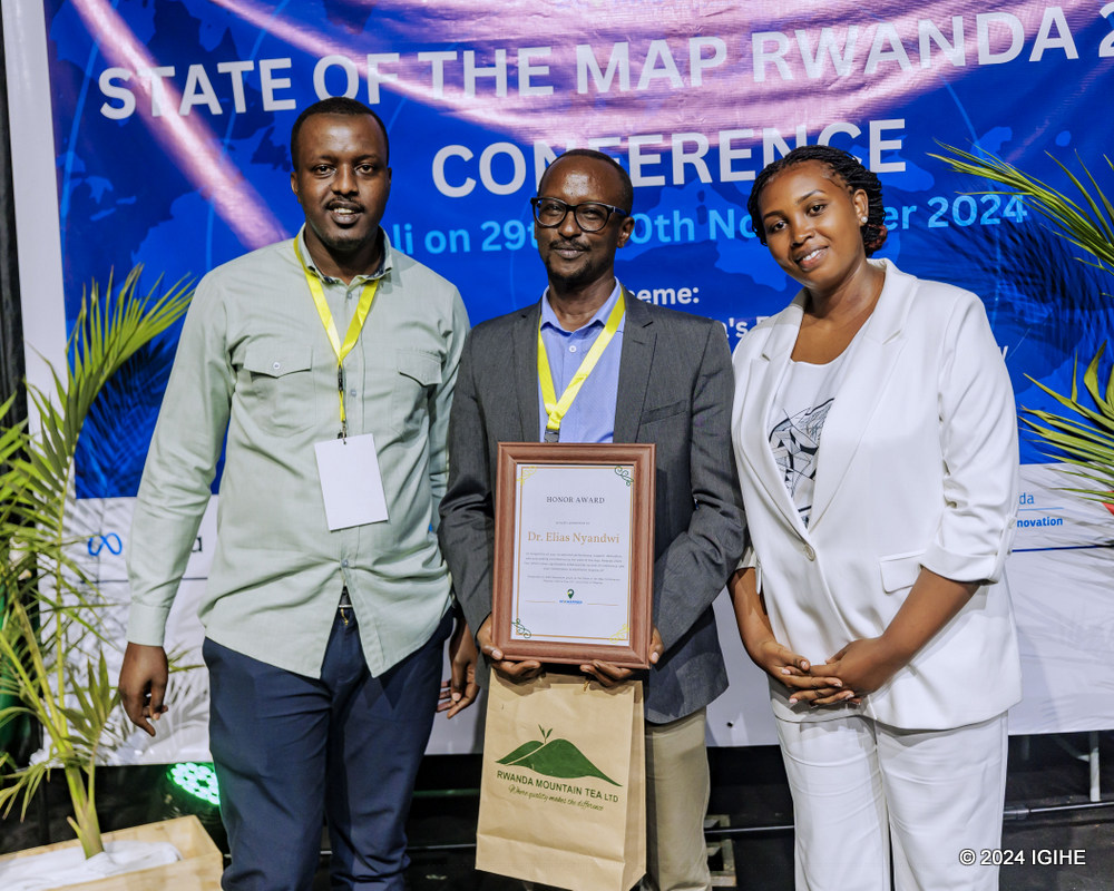 Erias Nyandwi, a lecturer at the University of Rwanda and head of the GIS research department was also recognized.