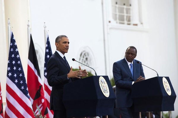Kenyan President Uhuru Kenyatta and US President Barack Obama give a joint press conference at State House in Nairobi on July 25, 2015.