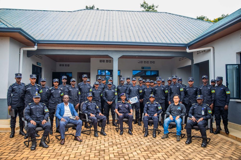 Representatives from RNP leadership, trainers and trainees in a group photo. 