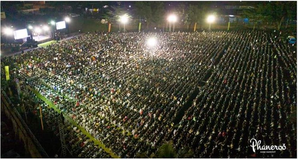 Phaneroo Thursday Service hosts more than 50,000.