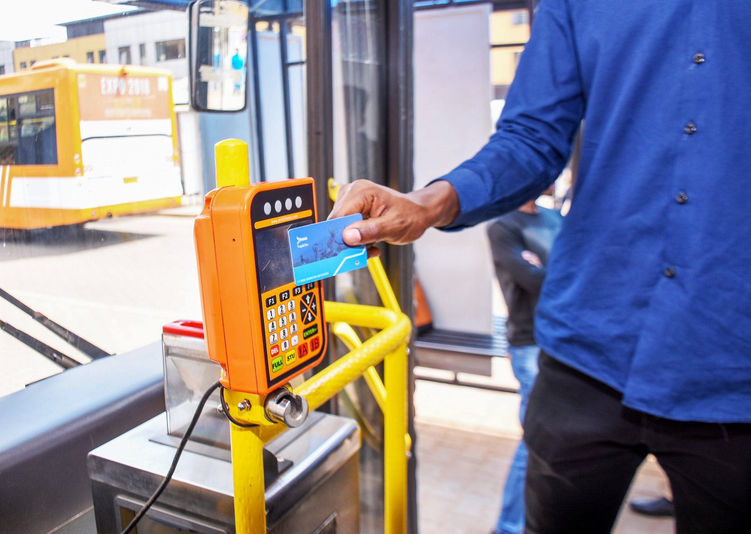 With Tap&Go card, you don’t need cash to travel around Kigali. All you need is to top up your card using the Tap&Go App or agents.