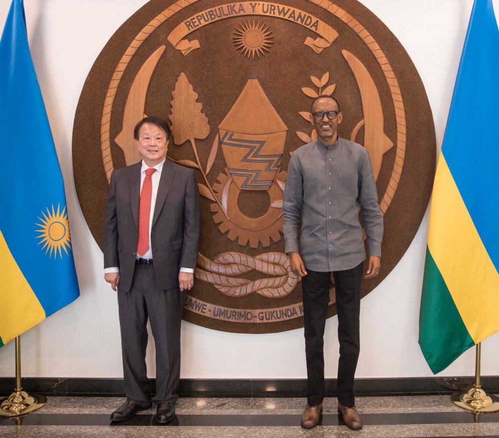 President Paul Kagame yesterday held talks with Kuok Khoon Hong, Chairman and CEO of Wilmar International.