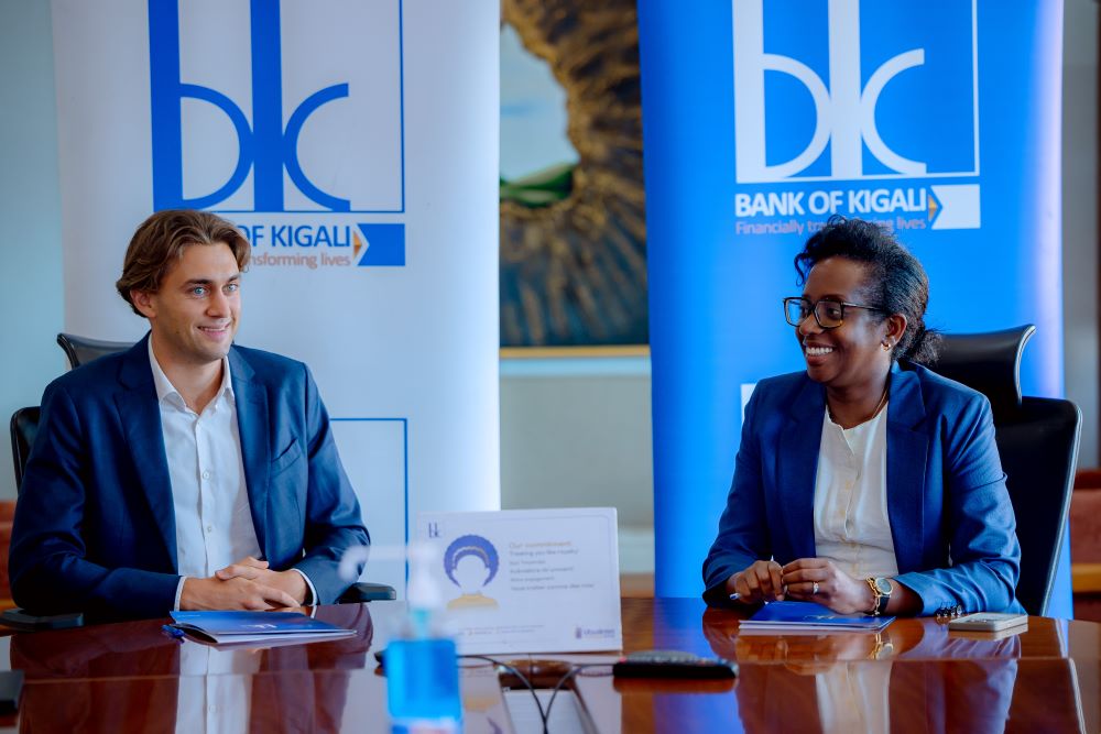 Kamran Ahmad, Founder and CEO of Kivu Choice and Dr. Diane Karusisi, CEO of the Bank of Kigali at the ceremony