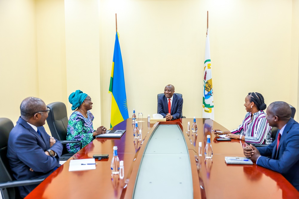 Discussions took place at the office of Prime Minister. 