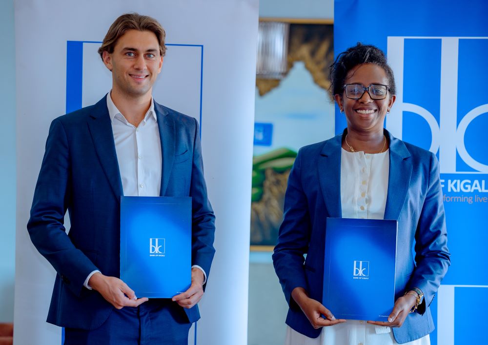 Kamran Ahmad, Founder and CEO of Kivu Choice and Dr. Diane Karusisi, CEO of the Bank of Kigali after inking the deal. 