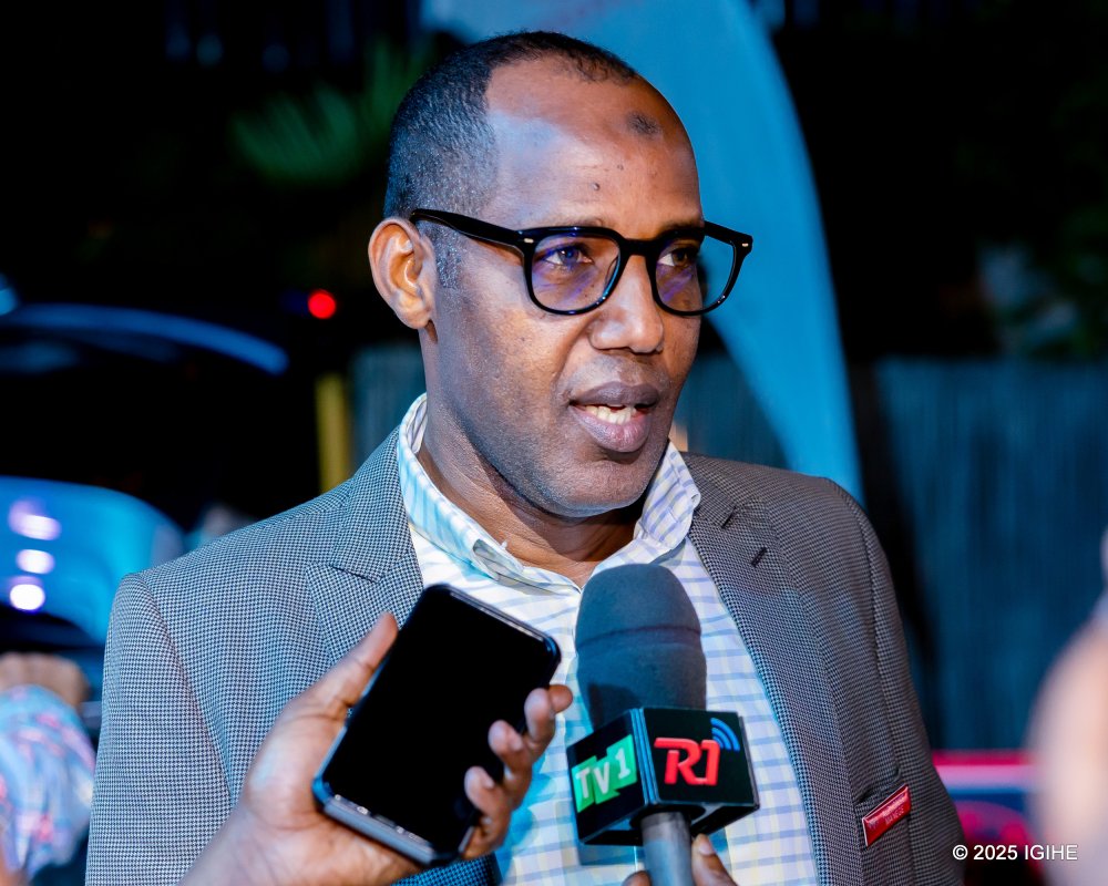 Alphonse Manege, the Sales Supervisor at Toyota Rwanda Ltd, highlighted that the Starlet Cross maintains the renowned quality of other Toyota models, tailored to meet the specific needs of Rwanda’s road conditions.