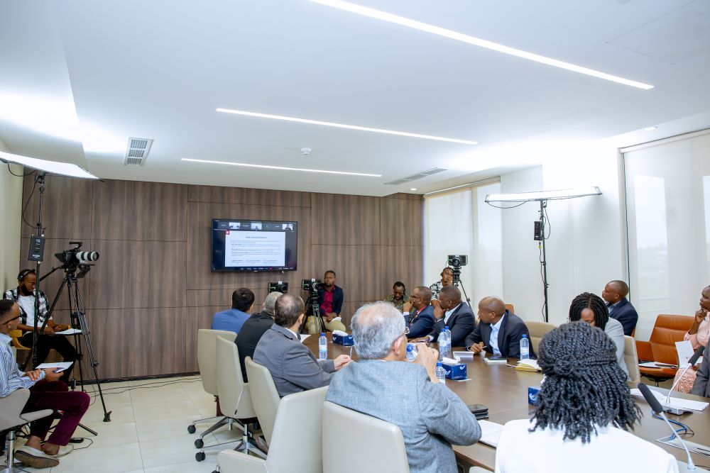 Representatives from UAE and Rwanda at the high-level business meeting.