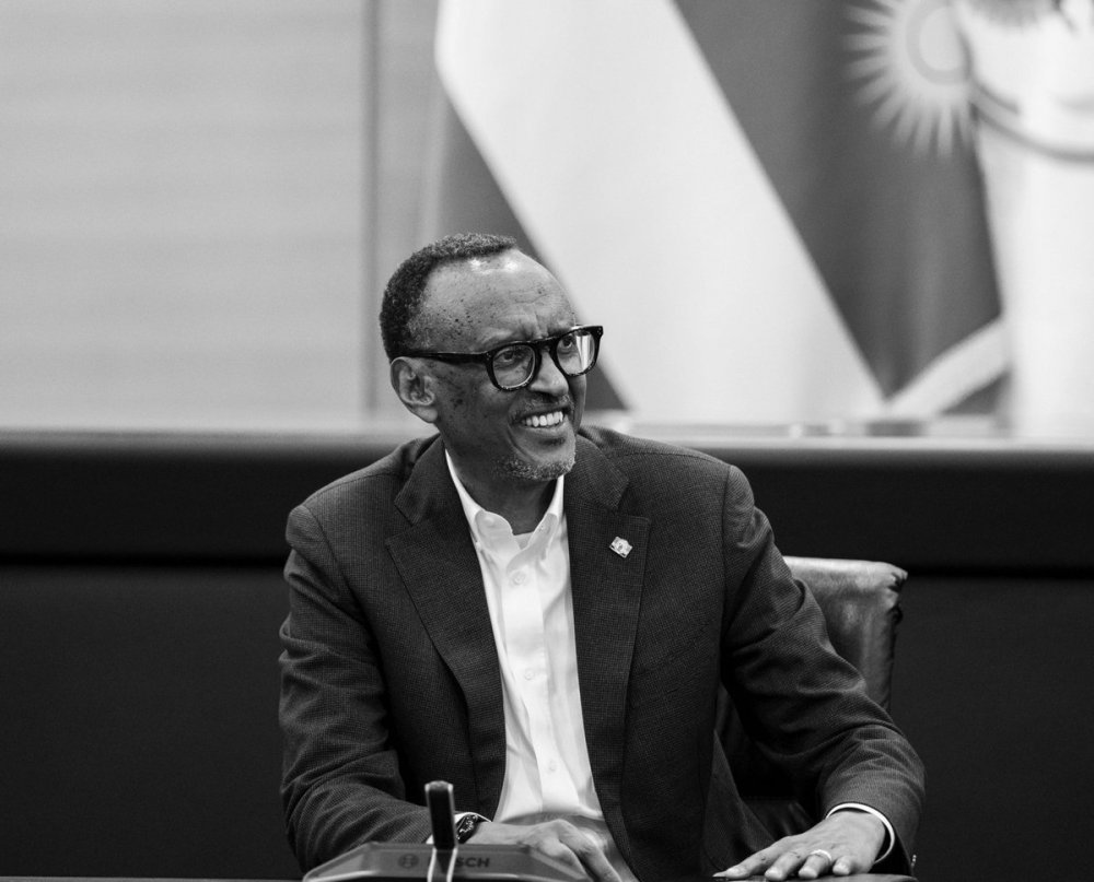 President Paul Kagame at the meeting with the AMRS and ARIST delegation.