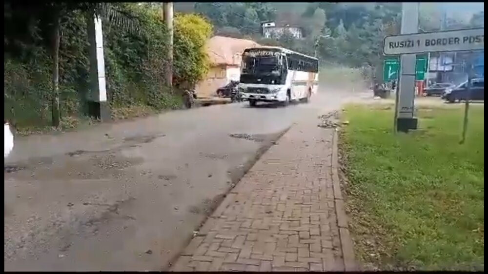 The 224 UN employees crossed the border into Rwanda from Bukavu.
