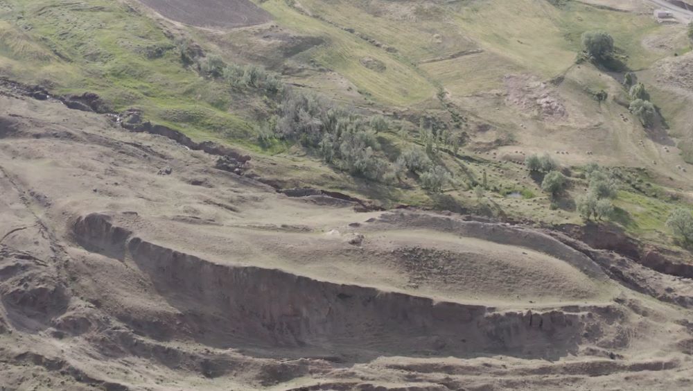 The legendary Durupinar formation is a 538ft geological structure which closely resembles the exact dimensions of the ark.