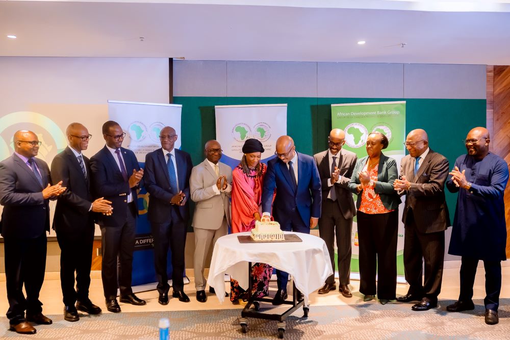 A cake was cut in celebration of the milestone of the 60 year partnership between Rwanda and AfDB.