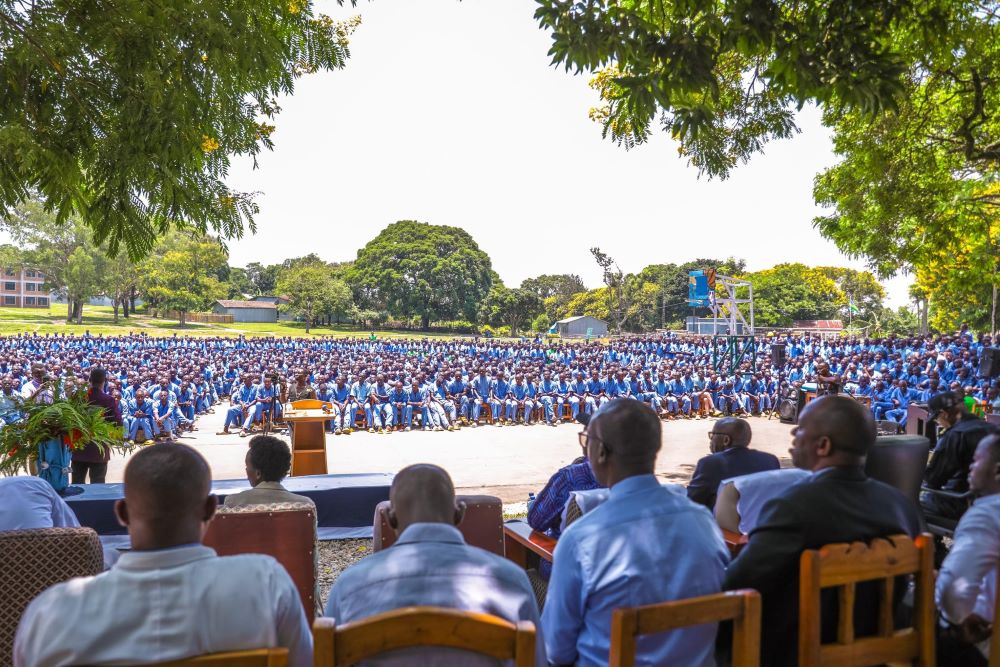 At Iwawa is where the largest group of 4,916 students graduated.