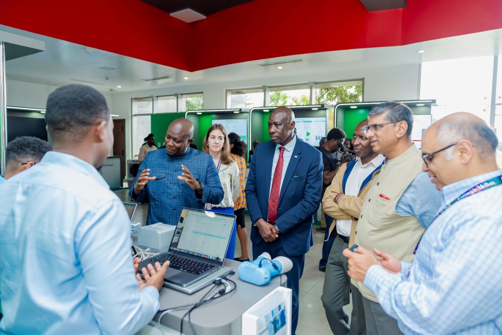 Assane Gueye (C), Co-Director of the Upanzi Network explains how this center is a key initiative supporting Africa’s digital transformation.