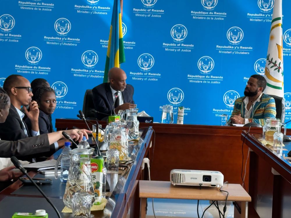 The students held discussions with the Ministry of Justice.
