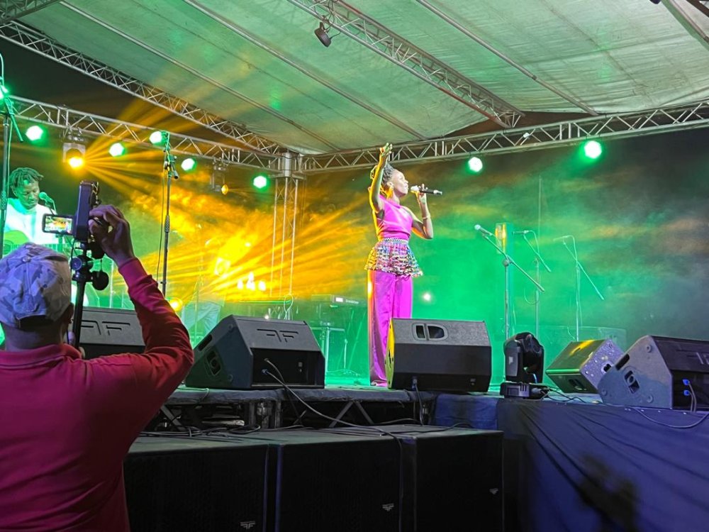Boukuru stands out as one of Rwanda’s most talented female artists, widely appreciated by fans of Rwandan music for her exceptional artistry.