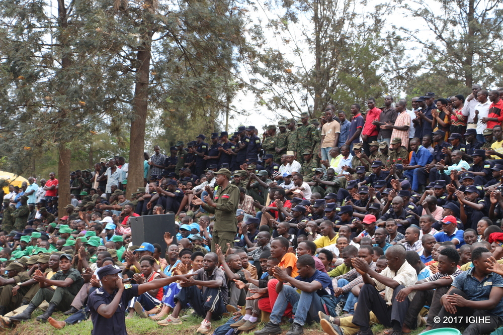Police and city dwellers in Hygiene and Security campaign
