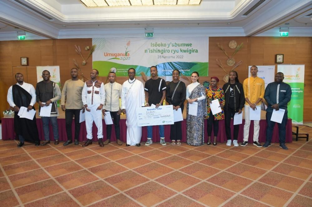 Best dressed attendees in traditional and Made In Rwanda attires were awarded different prizes including a business class ticket offered by RwandAir.