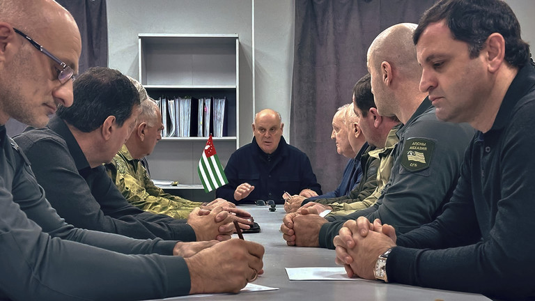 Abkhaz President Aslan Bzhania chairing a Security Council meeting on November 18, 2024.