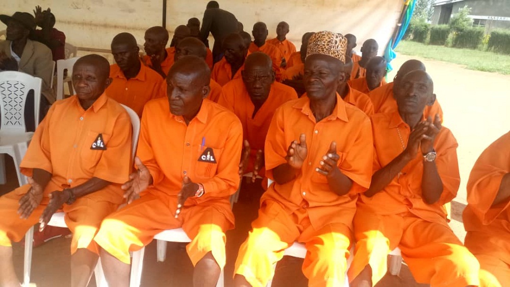 20 prisoners serving their terms in Bugesera Prison apologized to families whose members they killed in genocide