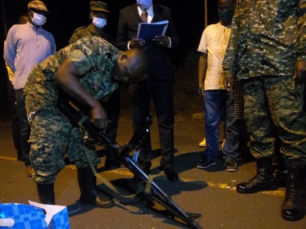 Pte Muhuba checked his MMG before returning home.
