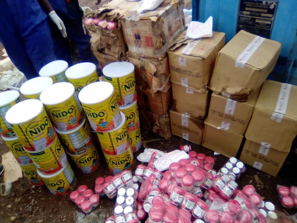 Three suspected smugglers were arrested on Monday July 6, in Mbugangali Cell, Gisenyi Sector in Rubavu District with assorted goods. 