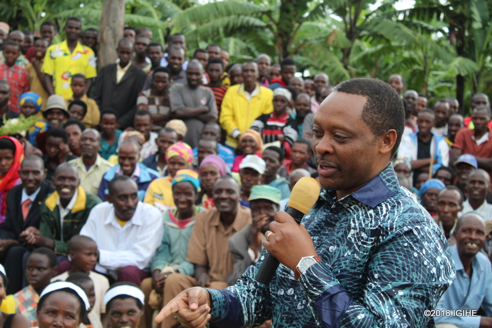 Prof Anastase Shyaka has warned grass root leaders against organizing meetings with citizens in the morning