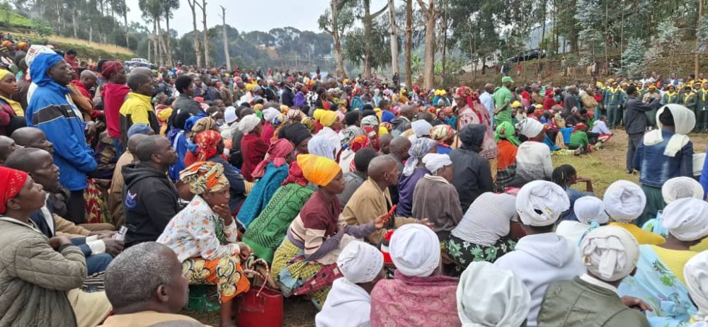 The ceremony drew residents, friends, relatives of the deceased, along with government and security officials.