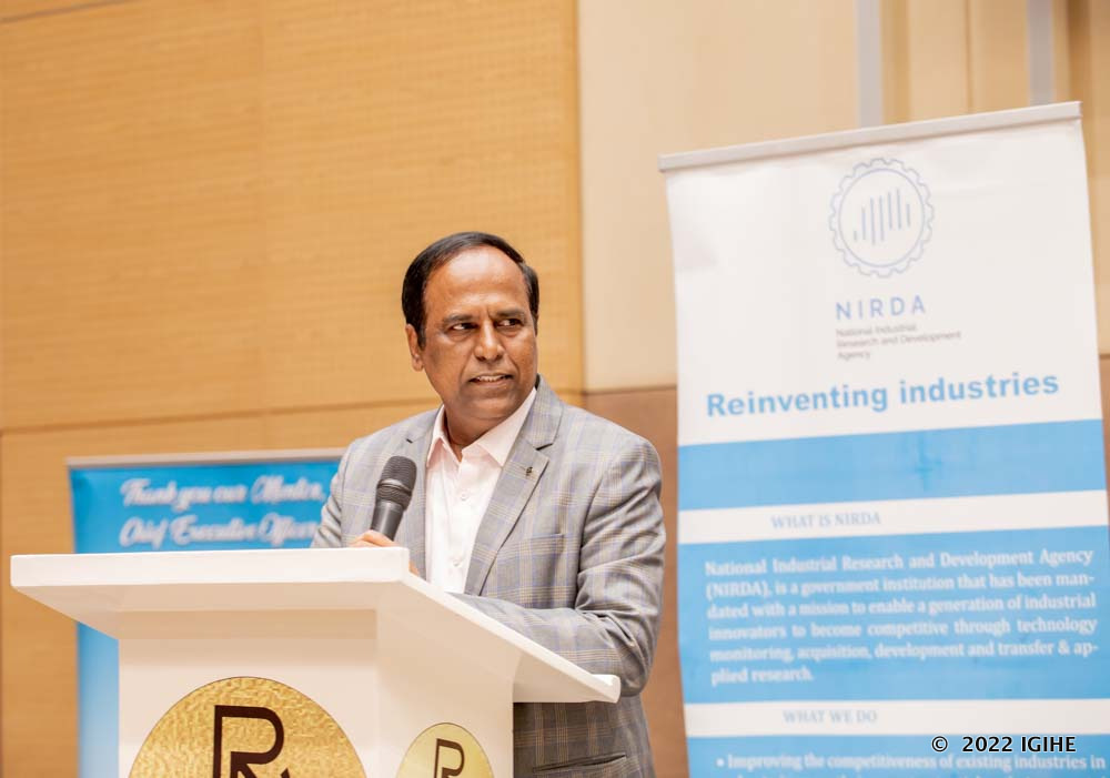  Indian herbalist, Dr. Rajendran Aanaimuthu plans to open herbal medicines manufacturing plant in Rwanda.