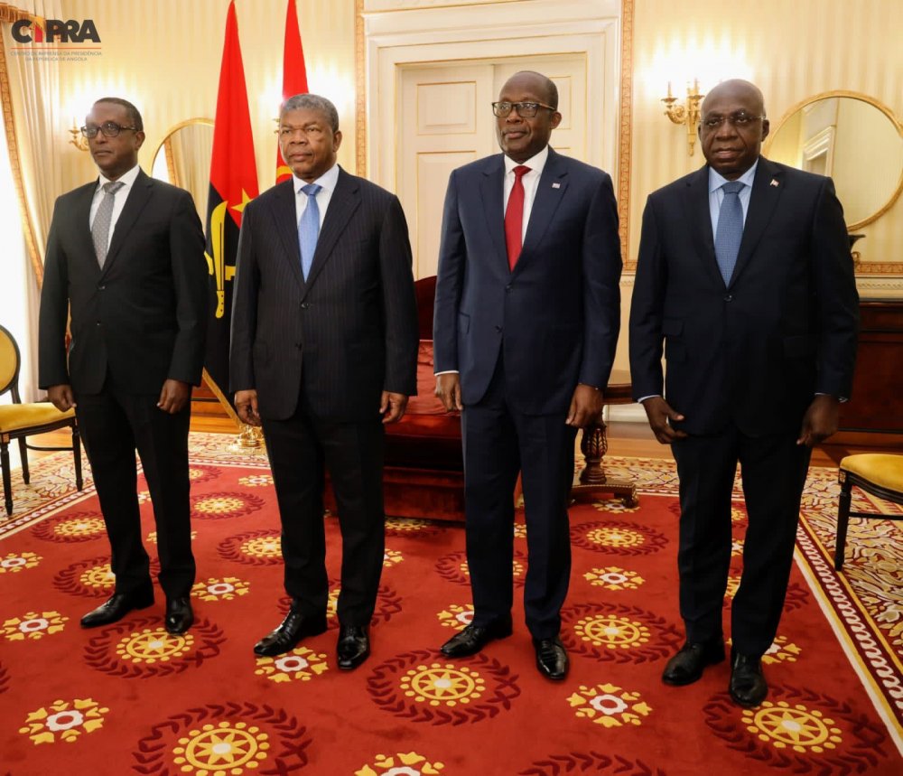 President João Lourenço (second from left) has received Dr. Vincent Biruta (first from left), Minister Lutundula (second right)and Angolan Minister of Foreign Affairs, Tete Antonio. 
