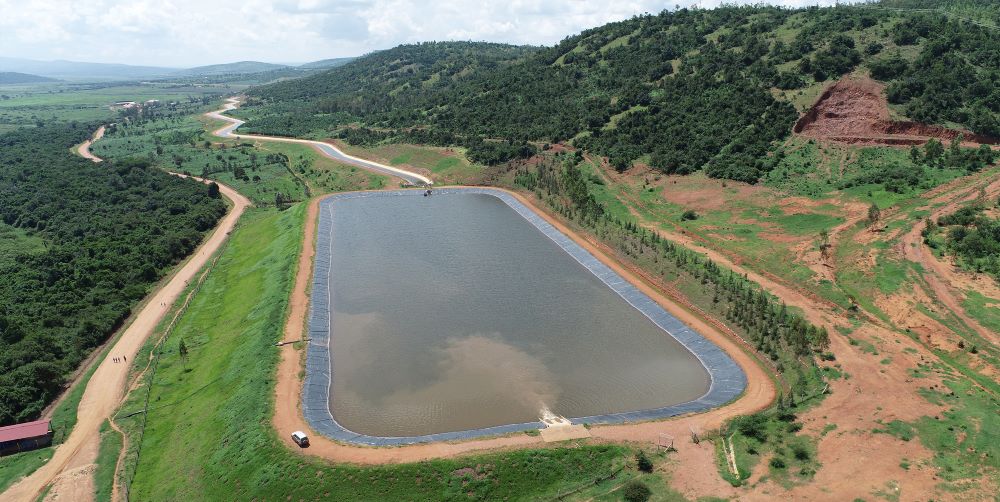 The water reservoir, canal and cultivable land.