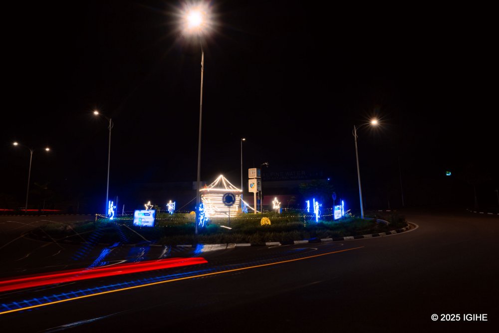 By the start of December, preparations to decorate Kigali were already underway.